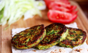 طرز تهیه کوکوی اسفناج و سیب زمینی