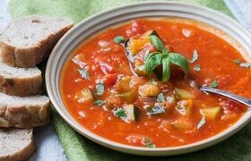 اشکنه بادمجان؛ غذای ساده تهرانی‌ها که با نان غوغا می‌کند + طرز تهیه خانگی