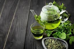 چه کسانی نباید چای سبز بخورند؟
