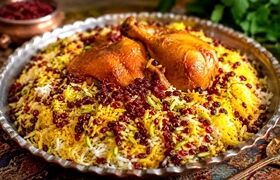 راز زرشک‌پلو با مرغ دمی که سرآشپزهای هیئت در محرم می پزند + دستور پخت دقیق برای ۵۰ نفر
