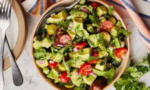 طرز تهیه سالاد آووکادو رژیمی