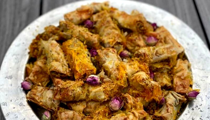 طرز تهیه باقلوا با ارده و شیره انگور؛ ترد و خوش طعم