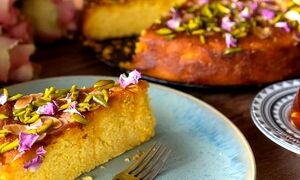 طرز کیک ماست زعفرانی؛ یک عصرانه دلچسب!
