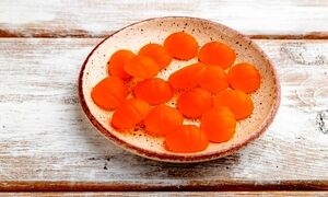 طرز تهیه آبنبات پرتقال و لیمو بازاری در خانه + مواد لازم، مراحل و نکات