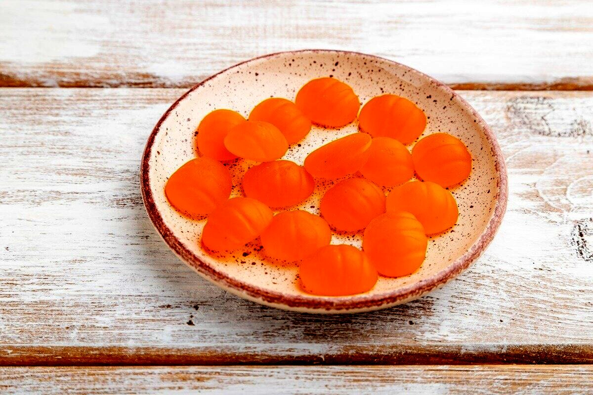 طرز تهیه آبنبات پرتقال و لیمو بازاری در خانه + مواد لازم، مراحل و نکات