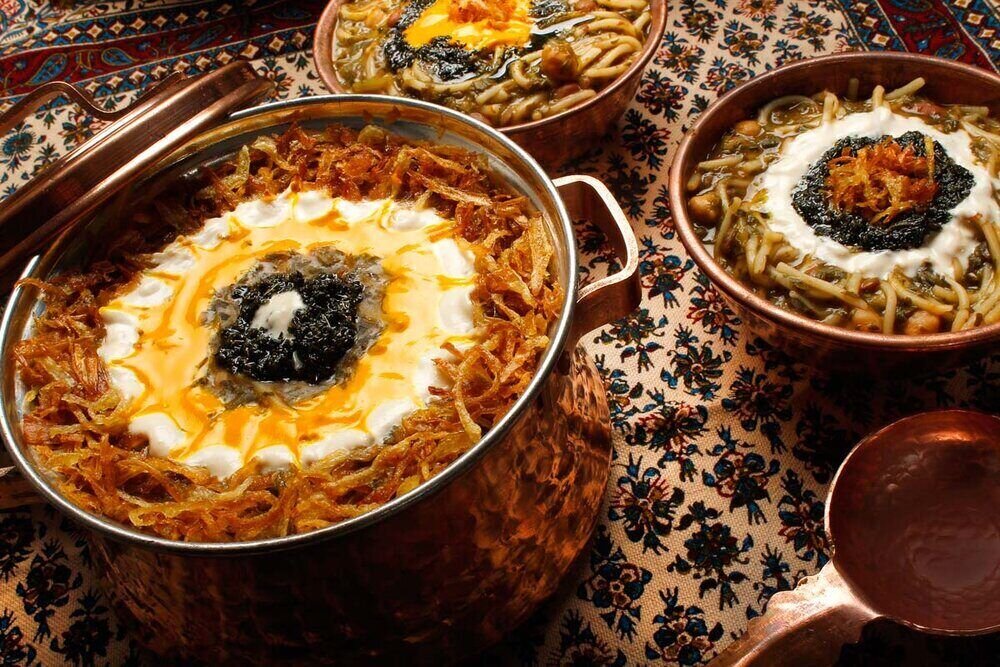 دو یار قدیمی سفره ایرانی؛ نقش پیازداغ و نعناع‌داغ در تزئین غذا