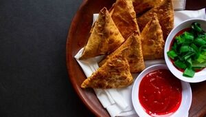 طرز تهیه سمبوسه پیتزایی اهوازی برای ۶ نفر؛ سمبوسه را چگونه بپیچیم ؟ + آموزش تصویری