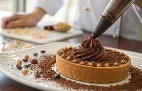 کرم پاتیسیر شکلاتی ؛ طعمی غنی ، خامه‌ای و لطیف