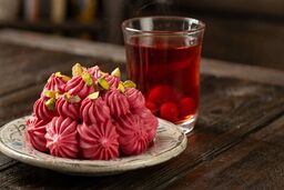 طرز تهیه حلوا آلبالو؛ دسر خوشرنگی که مهمان‌ها را غافلگیر می‌کند