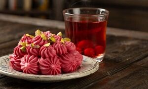 طرز تهیه حلوا آلبالو؛ دسر خوشرنگی که مهمان‌ها را غافلگیر می‌کند