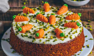 طرز تهیه کیک هویج گردو خانگی خوشمزه و مجلسی