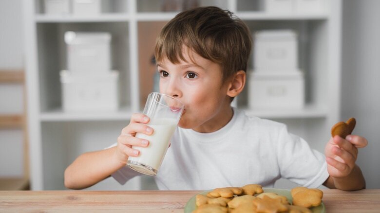چرا شیر زیاد برای مردان خوب نیست؟