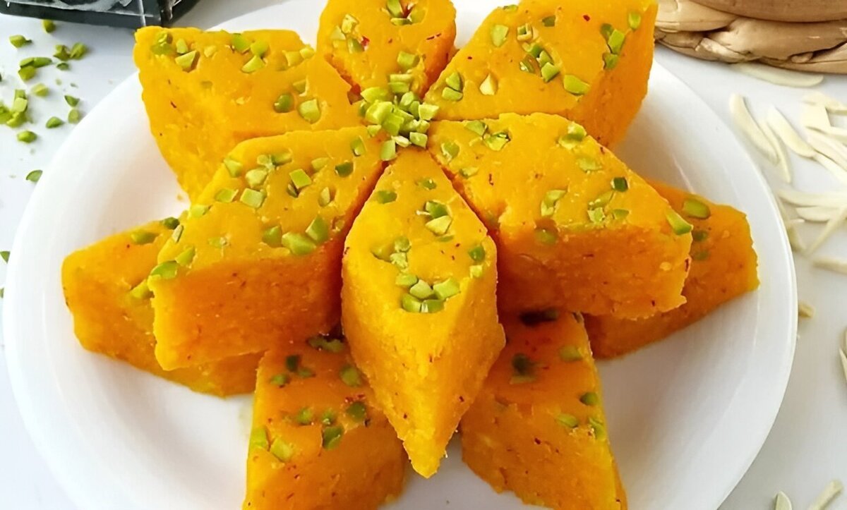 روش تهیه شیرینی لوز زعفرانی 