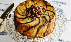 ته‌چین غوره بادمجان؛ خوشمزه‌ترین پلو مخلوط تابستانی