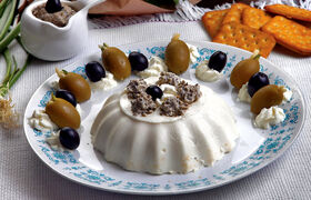 طرز تهیه ژله‌ای مقوی و خوشمزه برای یک پیش‌غذا یا عصرانه متفاوت