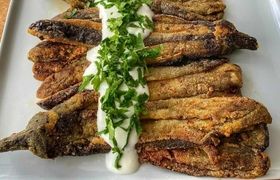 دستور پخت بادمجان سوخاری؛ میان‌وعده‌ای ترد و خوشمزه  