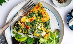 طرز تهیه کوکو سیب زمینی و اسفناج؛ شام فوری و مقوی