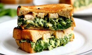 طرز تهیه ساندویچ اسفناج و گردو؛ ساندویچ لذیذ و مقوی