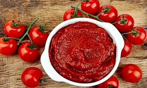  با این ترفند خانگی، دیگر رب گوجه‌فرنگی کپک نمی‌زند