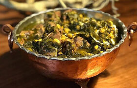 سیر قلیه گیلانی؛ خورش ترش و ملس شمالی با برگ سیر و تخم‌مرغ