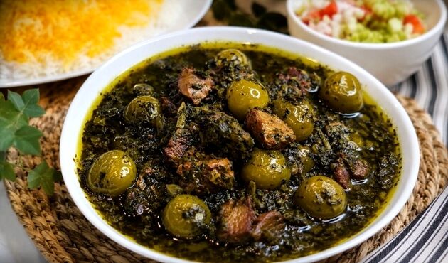 با شنیدن نام این خورشت دهانتان آب می افتد چه برسد به خوردنش !