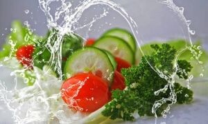 با این غذاها آب بدنتان را تامین کنید