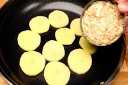 ببینید؛ طرز تهیه یک شام جدید با سیب زمینی و تن ماهی
