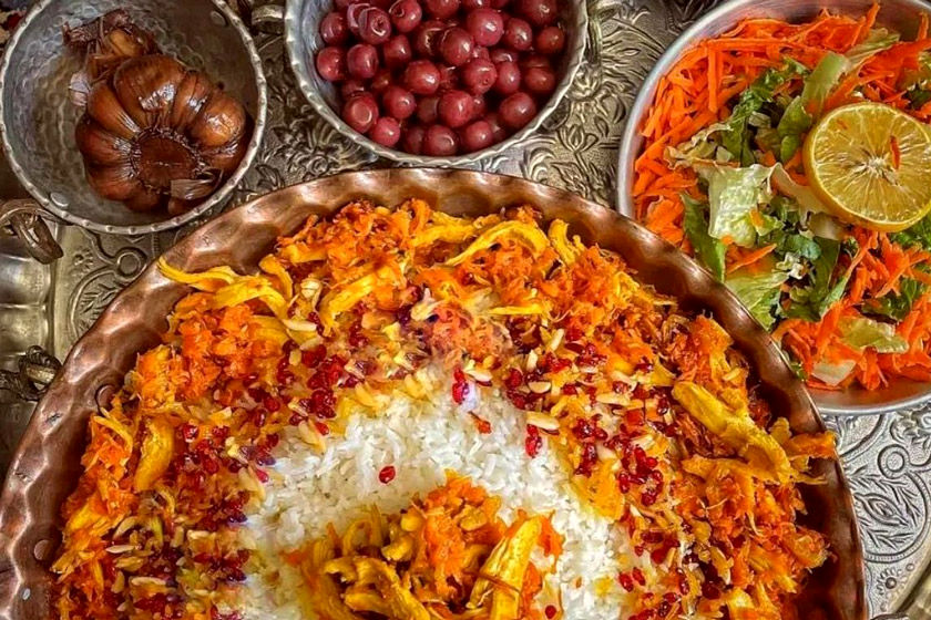 طرز تهیه هویج پلو با مرغ و زرشک