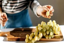 بهترین زمان خوردن میوه | روزانه چند عدد میوه بخوریم؟