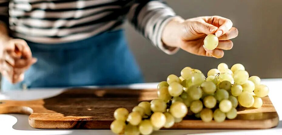 بهترین زمان خوردن میوه | روزانه چند عدد میوه بخوریم؟