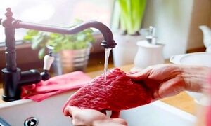 این مواد غذایی را در سینک نشویید